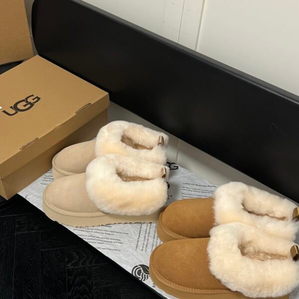 UGG Scuffette II Chestnut and Natural - Slippers