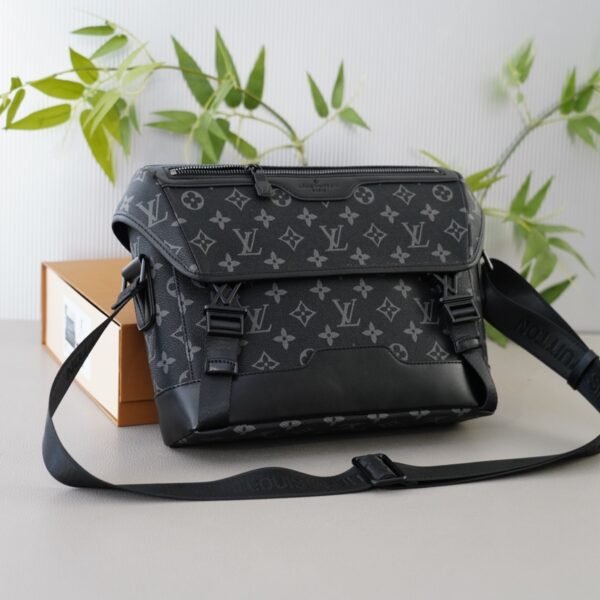 LV Outdoor Messenger - Bag
