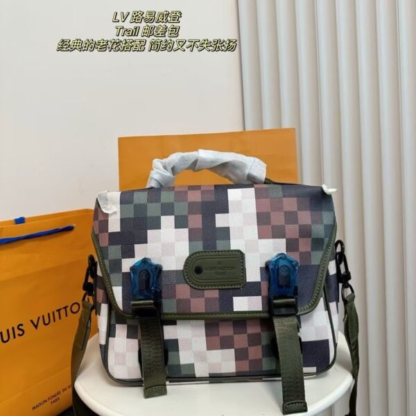 LV Utility Messenger Monogram - Bag