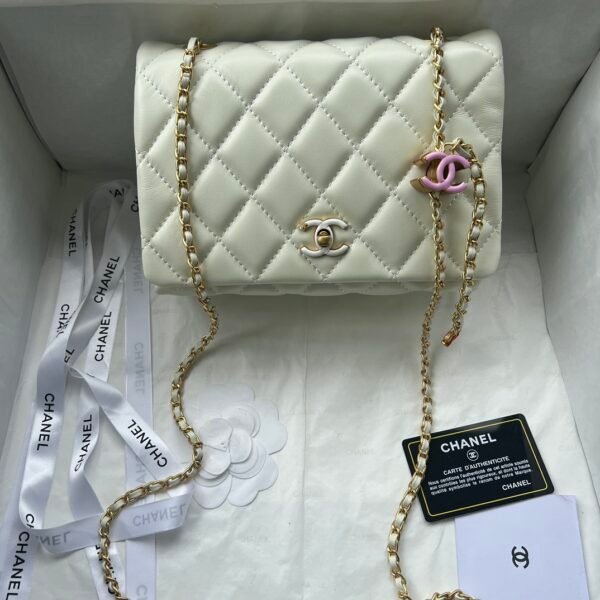 CC Classic Flap Medium White Lambskin - Bag