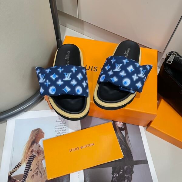 LV Pool Pillow Comfort - Slides