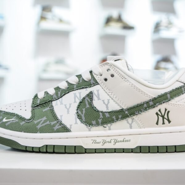 NK Dunk Low New York Yankees - Sneakers