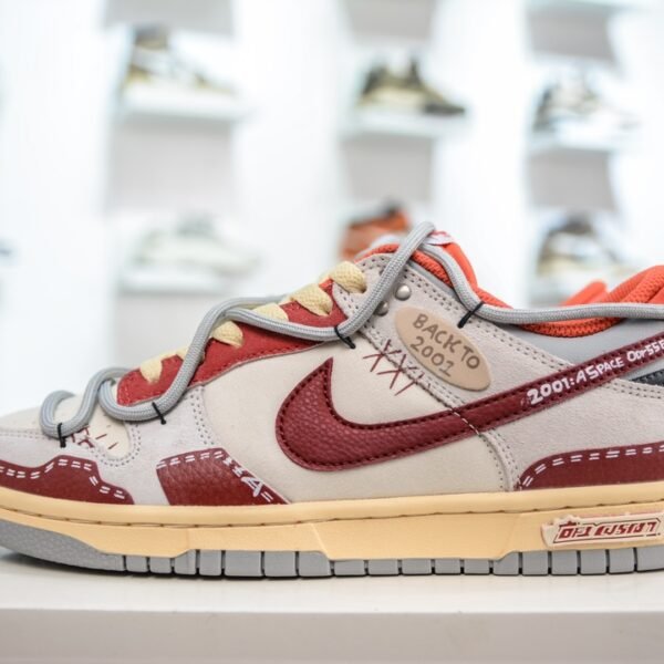 NK Dunk Low x OW Lot 50 - Sneakers