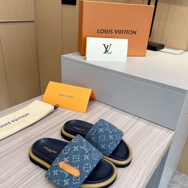LV Waterfront - Slides