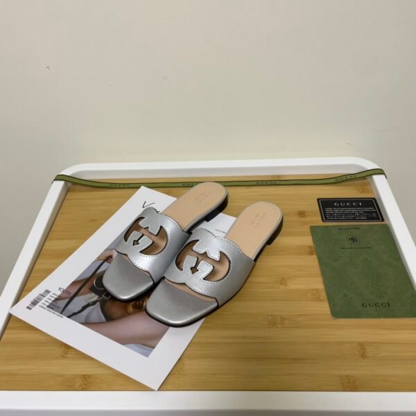 GG Interlocking G Slide Sandals - Sandals