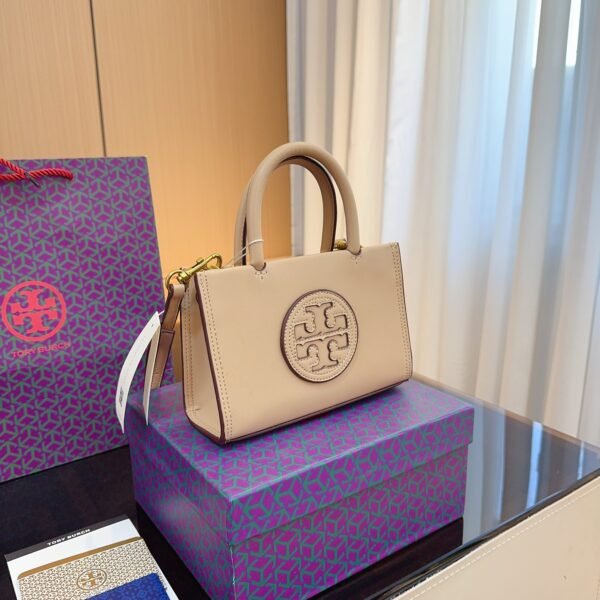 With gift box Tb ♥️ Tang Li