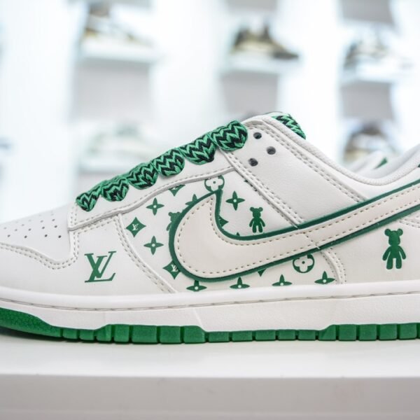 NK Dunk Low LV - Sneakers