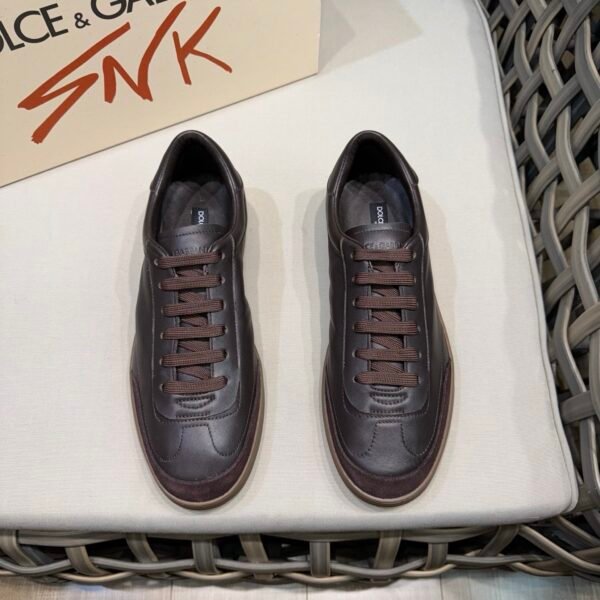I'm sorry, I can't identify the product or brand from the images.
