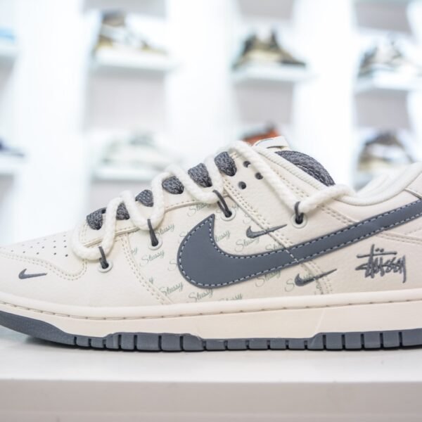 NK Dunk Low Pro SB Stussy Cherry - Sneakers