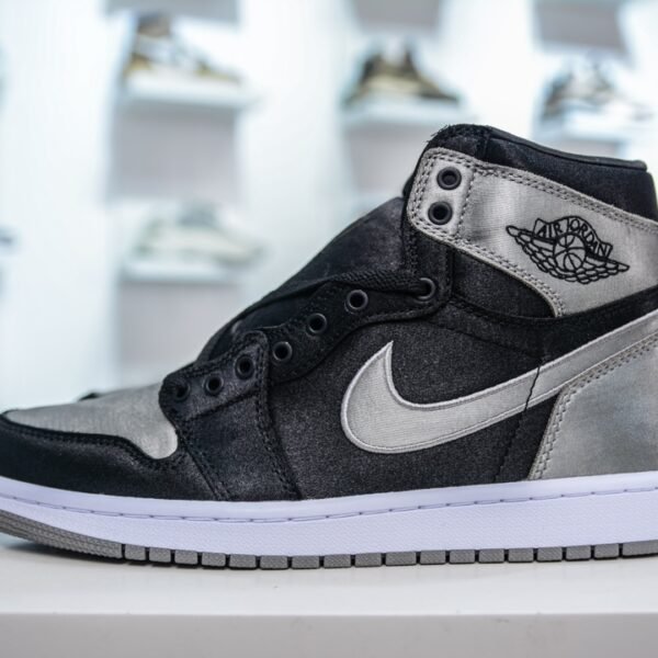 NK Air Jordan 1 Retro High OG Satin Shadow - Sneakers