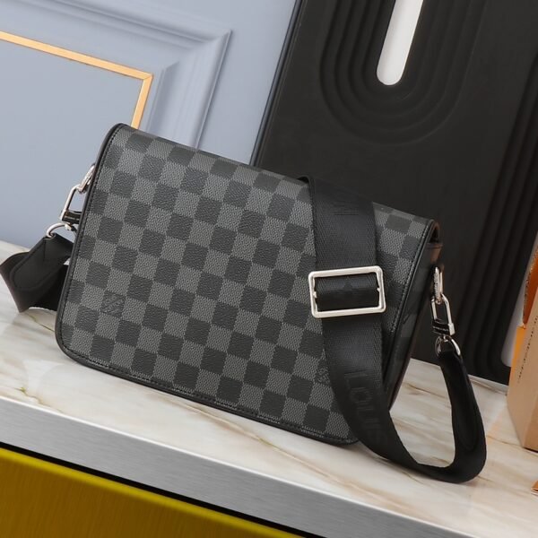 LV District PM - Bag