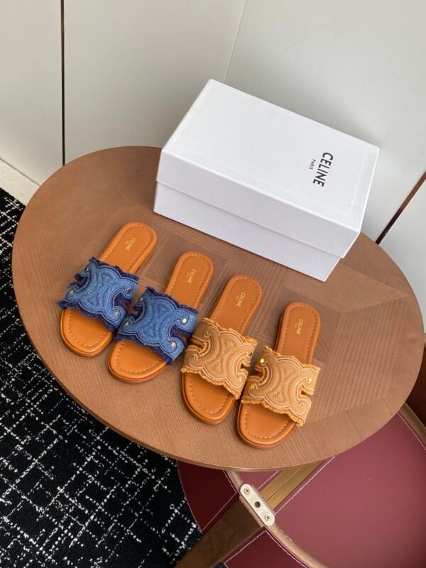 CEL Triomphe Embroidered Slides – Slides