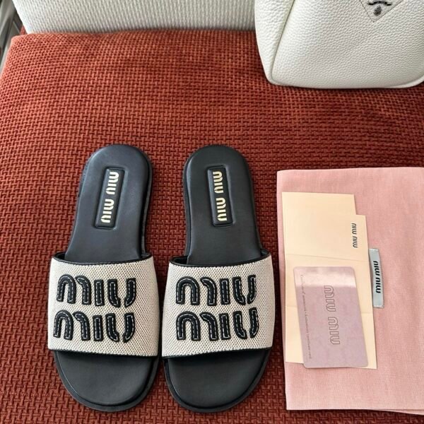 MIU Logo Slides - Slides