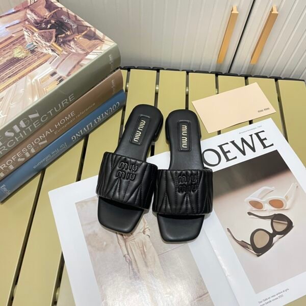 MIU Quilted Logo Slides - Slides