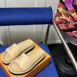 LV Waterfront – Slides – Tan