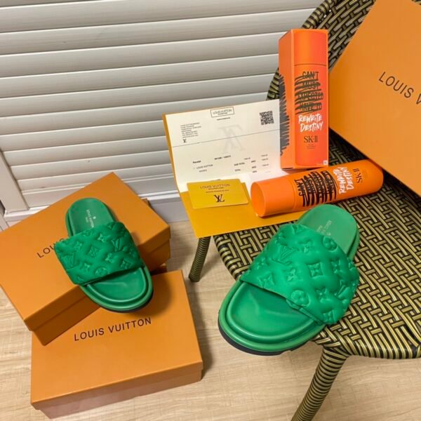 LV Waterfront - Slides