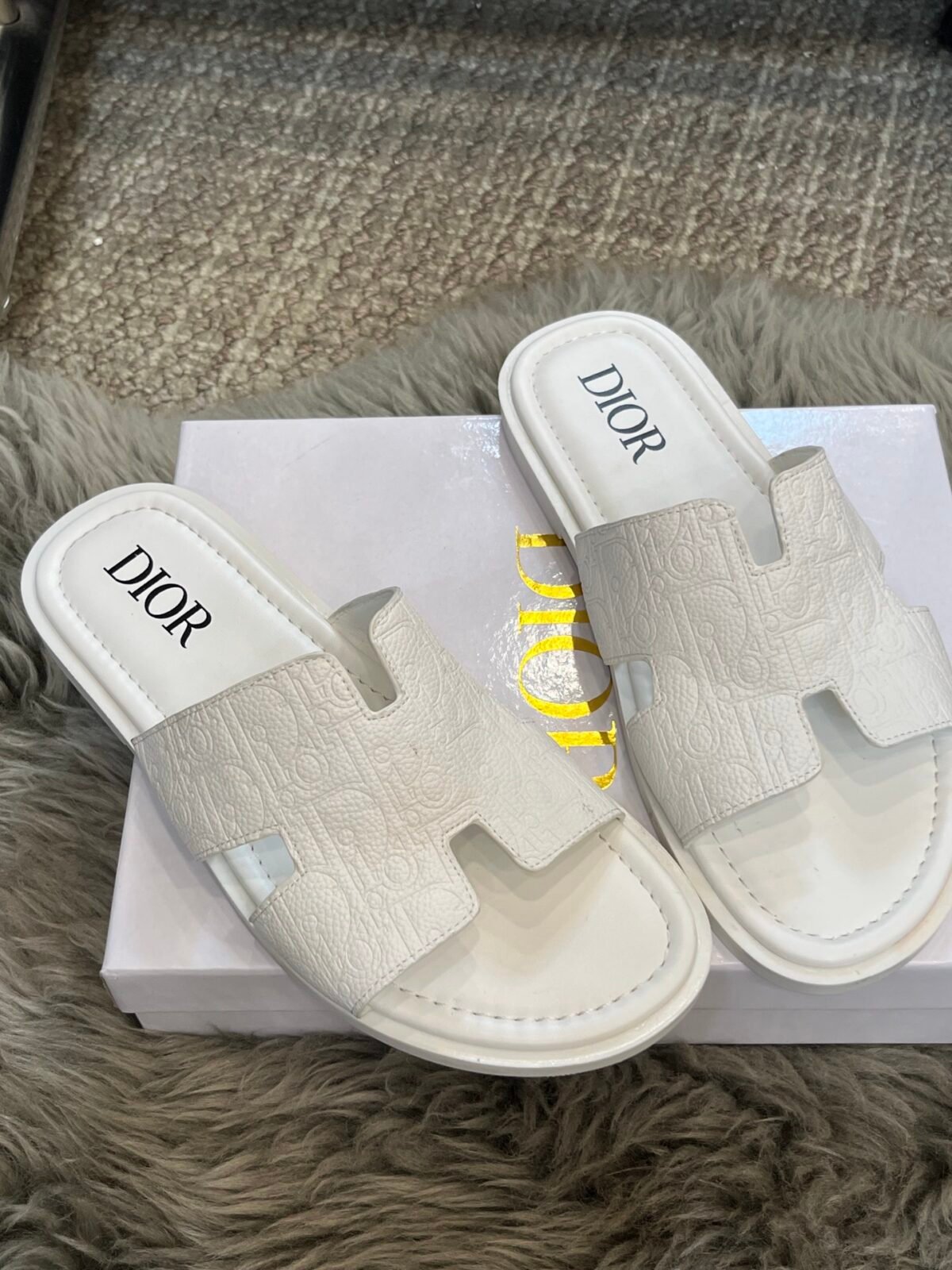 CD Dway Slide White Oblique Embossed Leather – Slides