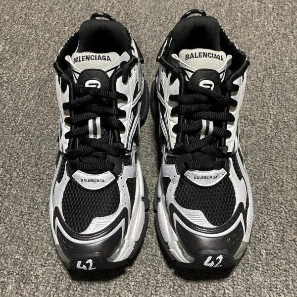 BAL Runner 42 Black/White - Sneakers