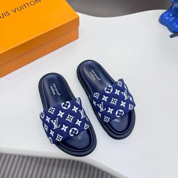 LV Waterfront - Slides