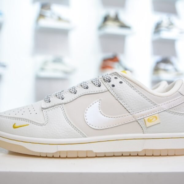 NK SB Dunk Low Pro Beige Pearl - Sneakers