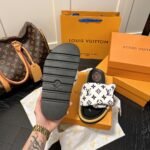 LV Pool Pillow Comfort – Slides
