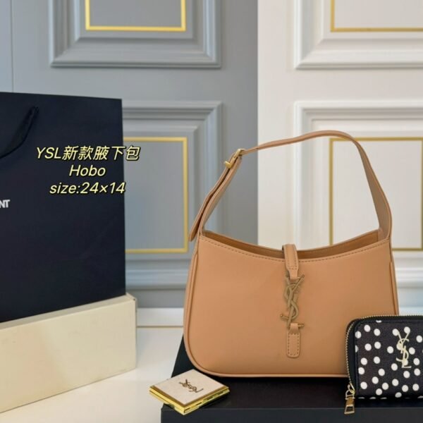 ```plaintext
YSL Le 5 à 7 Hobo - Bag
```