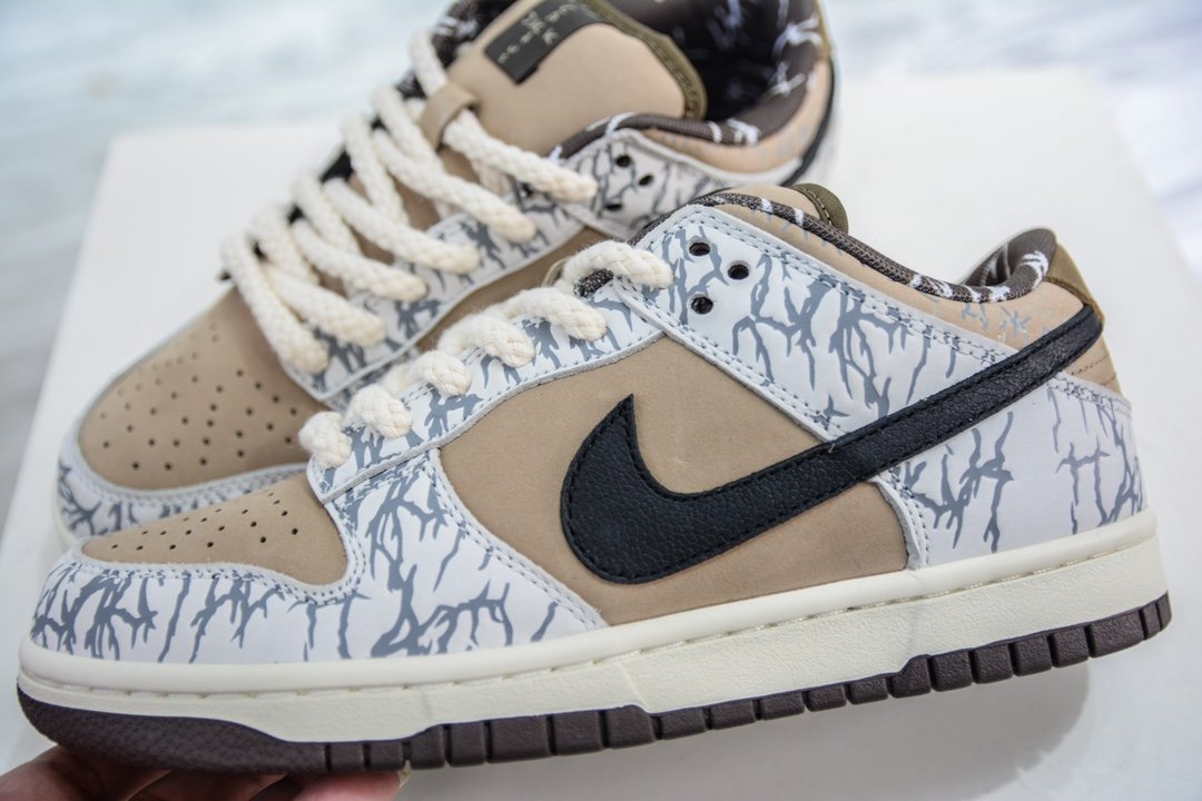 NK Dunk Low Pro SB Reese Forbes Hunter Brown/Beige - Sneakers - Image 9