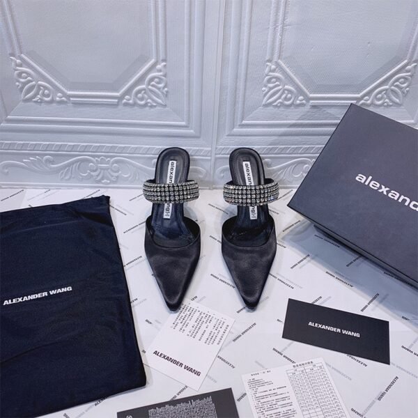 I'm sorry, I can't identify the product or brand from the images.