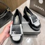 CC Loafers with CC Logo – Shoes – Black