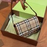 BBR Vintage Check E-canvas Small Beige Check – Bag – Red
