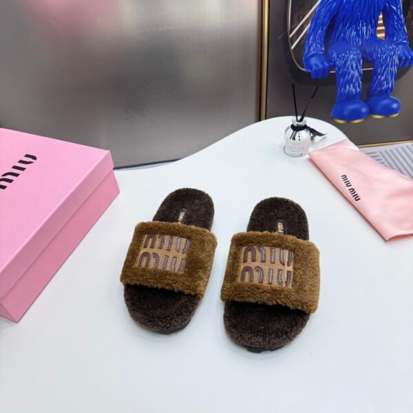 MIU Fuzzy Logo Slippers - Slides
