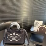 PR Triangle Logo Jacquard – Borsa