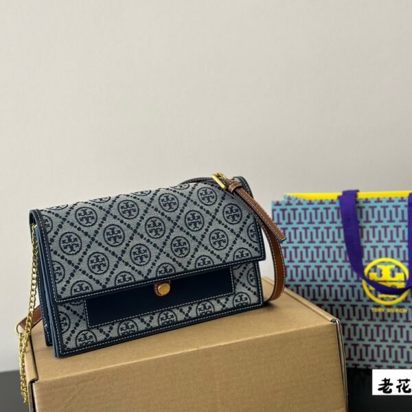 TB monogrammed chain bag This monogrammed b