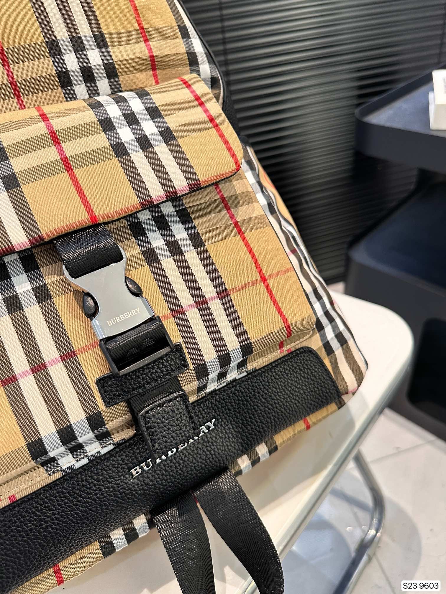 BBR Vintage Check Backpack Beige Check - Backpack - Image 5