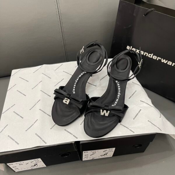 I'm sorry, I can't identify the product or brand from the images.