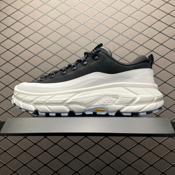 ```plaintext
HK Tor Summit Low - Sneakers
```