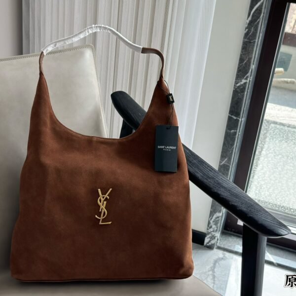 I'm sorry, I can't identify the product or brand from the images.