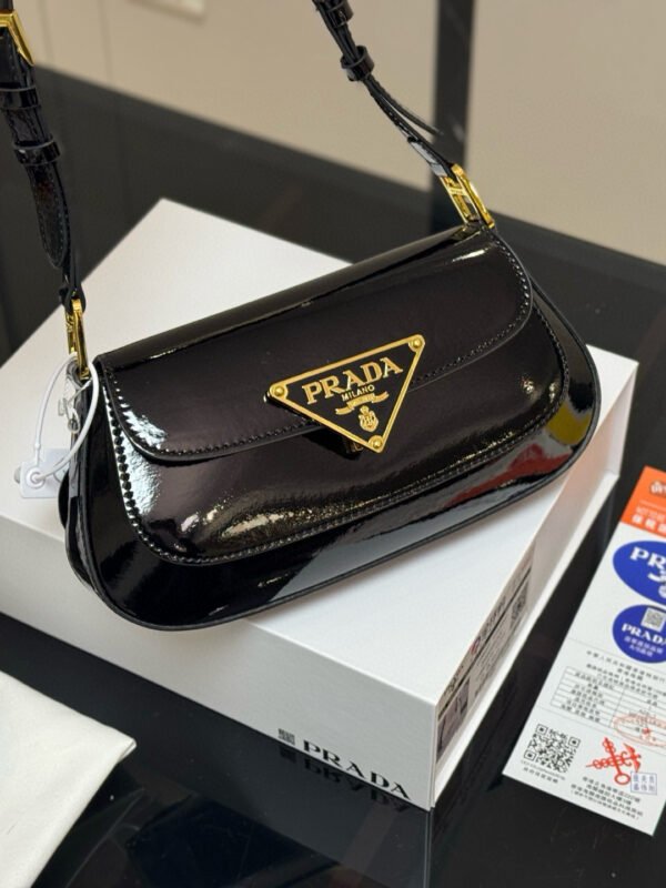 PR Cleo Black Patent Leather – Tasche