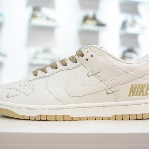 NK Dunk Low Retro - Sneakers
