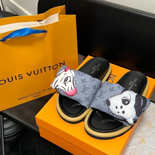 LV Since 1854 Pool Pillow Comfort - Slides