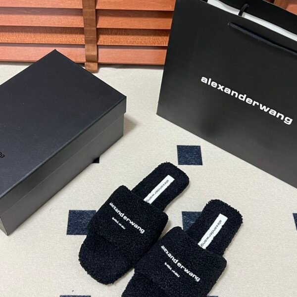I can't identify the brand from the images provided.