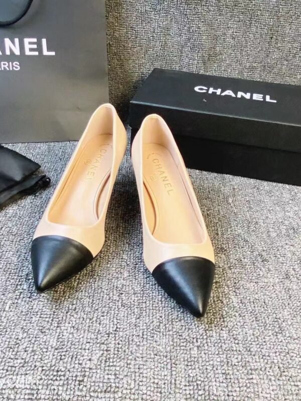 CC Two-Tone Pointed Toe Pumps Beige/Black Leather – Talons
