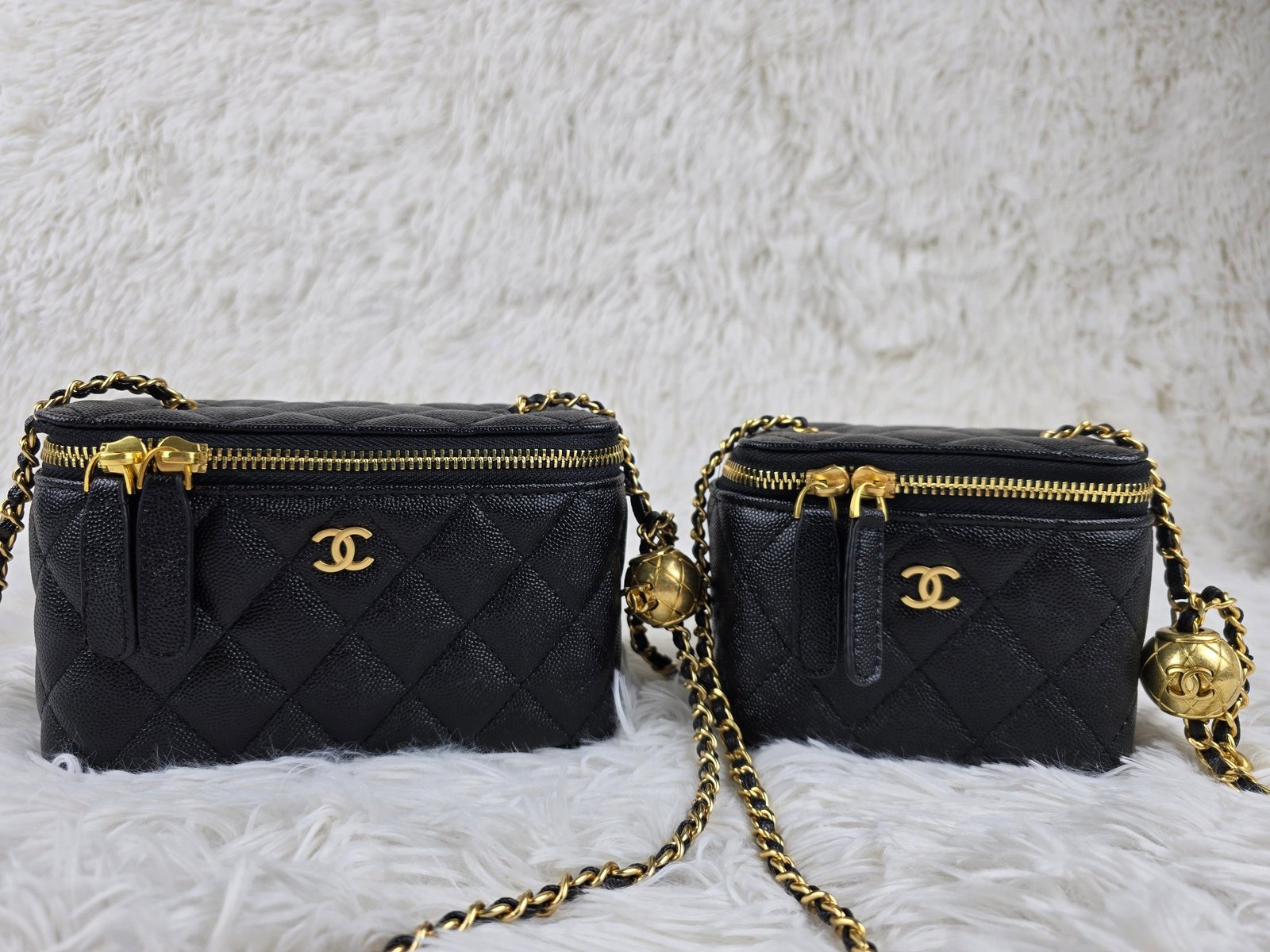 CC Vanity with Chain Black/White Caviar - Bag - Image 3
