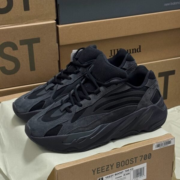 AD Yeezy Boost 700 V2 - Sneakers