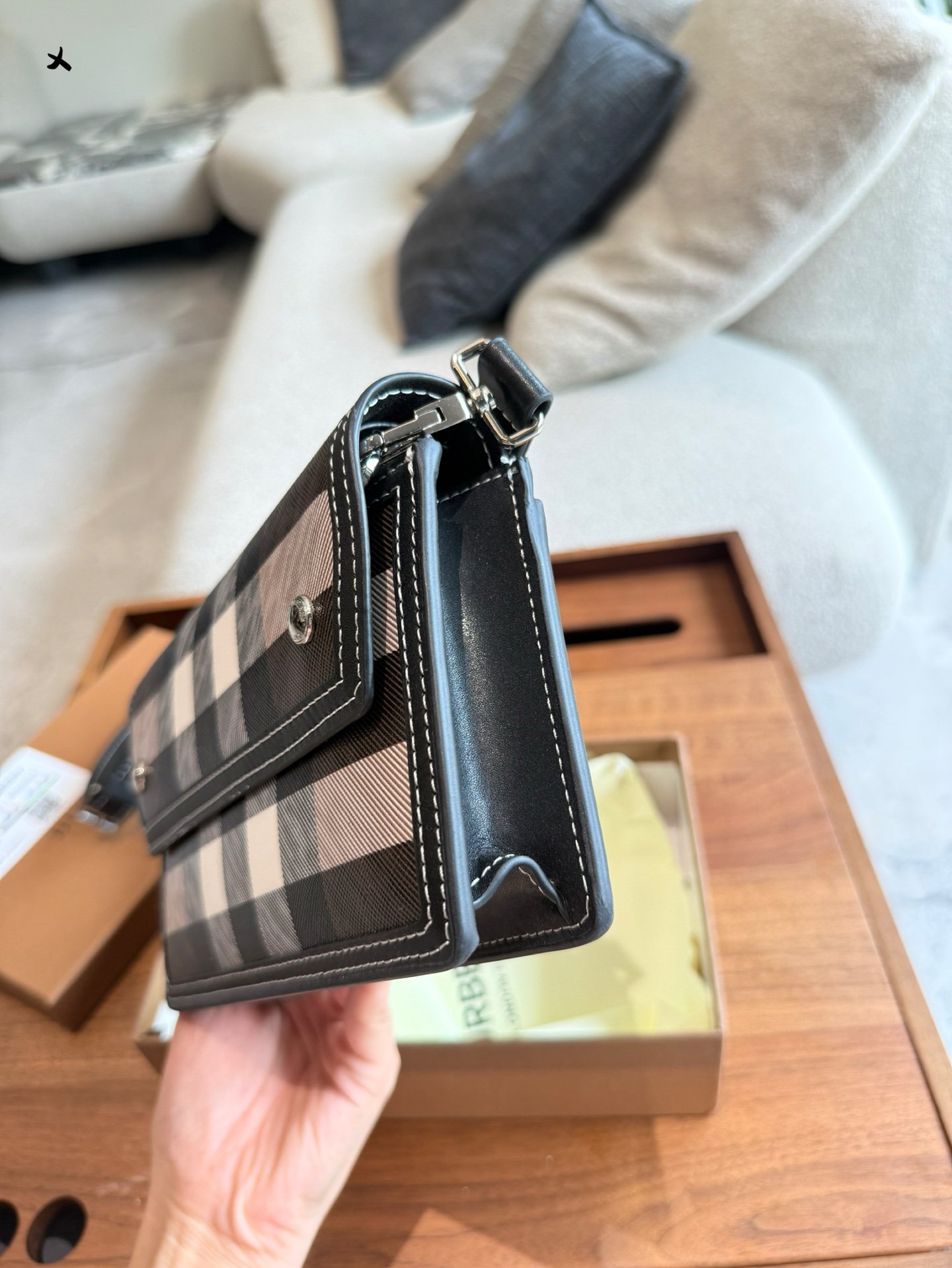 BBR Vintage Check E-Canvas Crossbody 19cm Black/Beige Check - Bag - Image 3