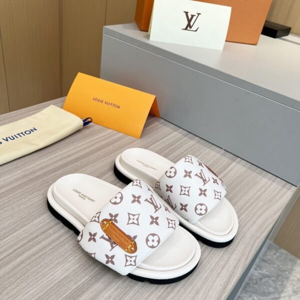 LV Waterfront - Slides