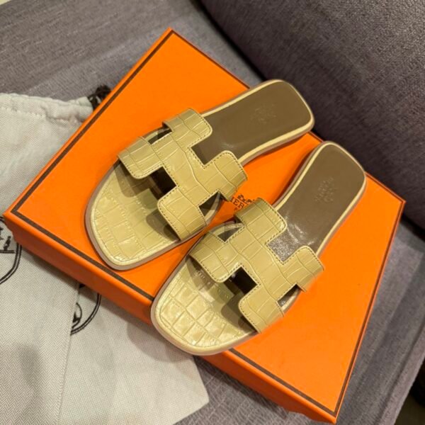 HM Oran Sandals - Slides