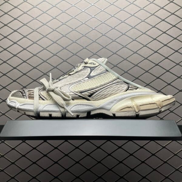 BAL Track 3 White - Sneakers