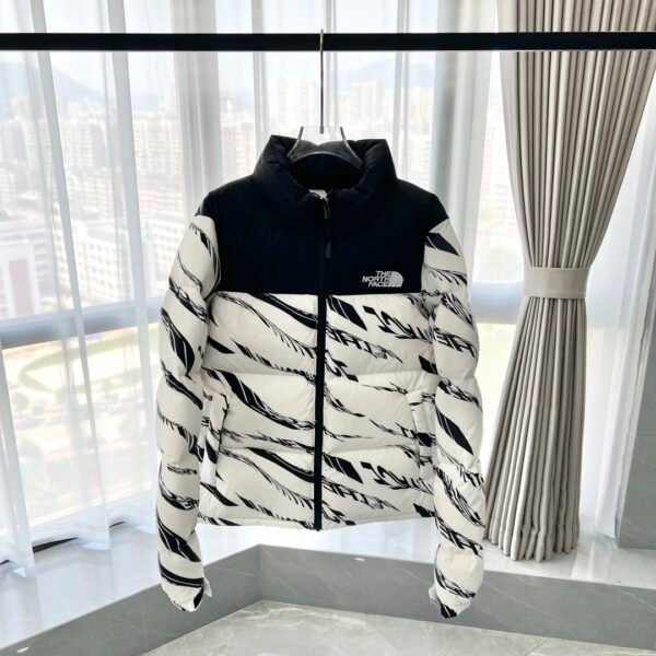 ```plaintext
TNF Nuptse Jacket - Jacket
```