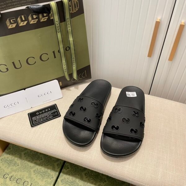 GG Pursuit - Slides